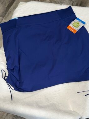 Columbia Royal Blue Women's Anytime Casual™ Skort. Size L (SKU 5021)